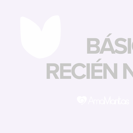 Bebé recién nacido con ropa y accesorios sustentables de Amamantas, sonriendo y sosteniendo un juguete.